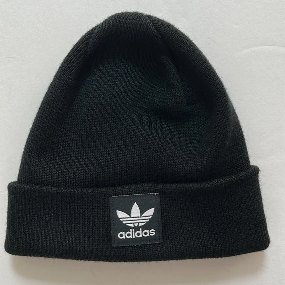 Adidas retro sport classic logo black knit cuffed beanie